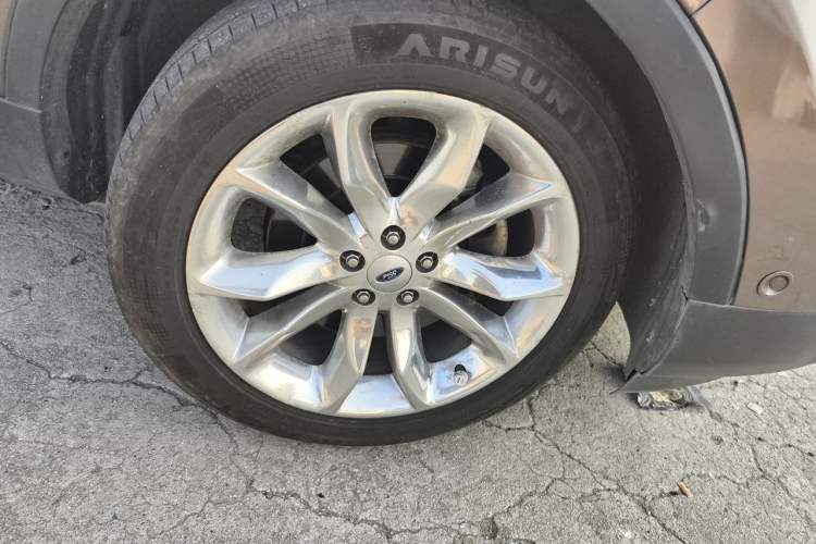 Used Ford Explorer 2013 3.5L Deluxe Model Right Front Wheel Hub