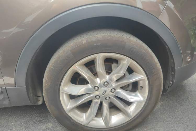 Used Ford Explorer 2013 3.5L Deluxe Model Right Front Wheel Hub