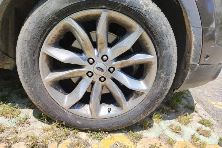 Used Ford Explorer 2013 3.5L Deluxe Model Right Front Wheel Hub