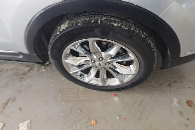Used Ford Explorer 2013 3.5L Deluxe Model Right Front Wheel Hub