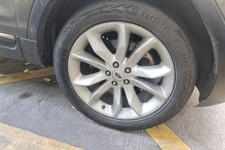 Used Ford Explorer 2013 3.5L Deluxe Model Right Front Wheel Hub