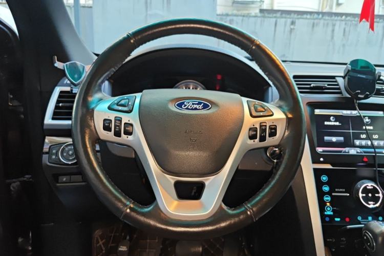 Used Ford Explorer 2013 3.5L Deluxe Model Steering Wheel