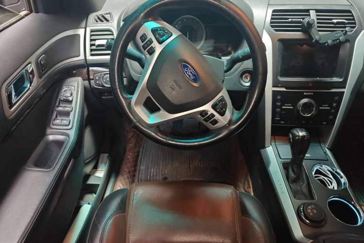 Used Ford Explorer 2013 3.5L Deluxe Model Steering Wheel