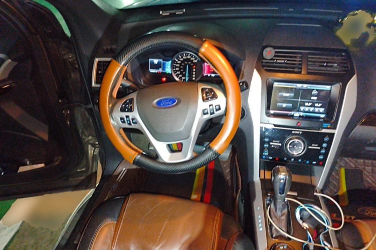 Used Ford Explorer 2013 3.5L Deluxe Model Steering Wheel