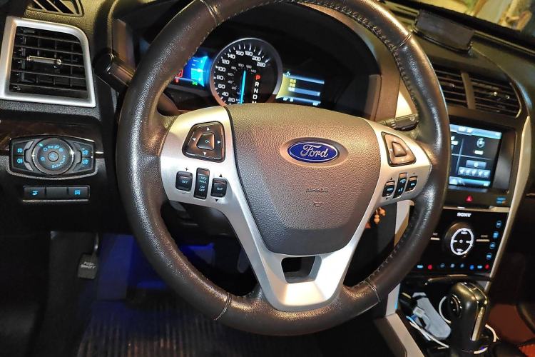 Used Ford Explorer 2013 3.5L Deluxe Model Steering Wheel
