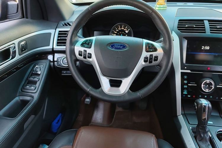 Used Ford Explorer 2013 3.5L Deluxe Model Steering Wheel