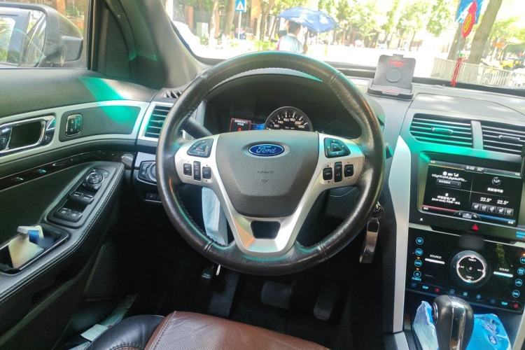 Used Ford Explorer 2013 3.5L Deluxe Model Steering Wheel