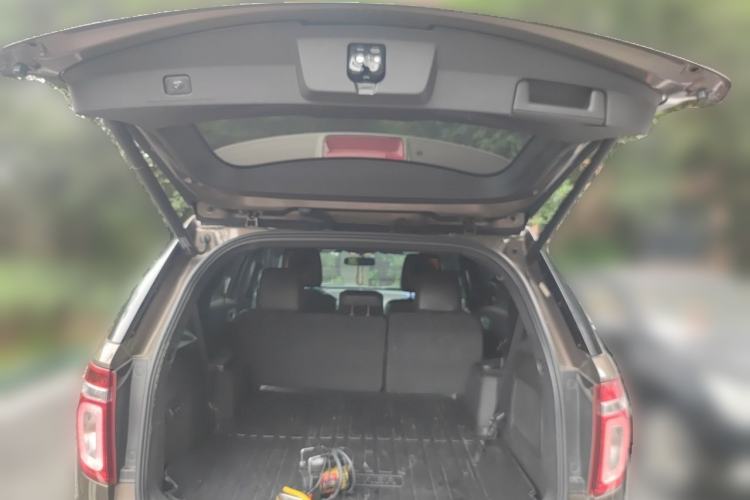 Used Ford Explorer 2013 3.5L Deluxe Model Trunk
