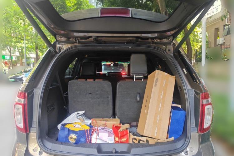 Used Ford Explorer 2013 3.5L Deluxe Model Trunk