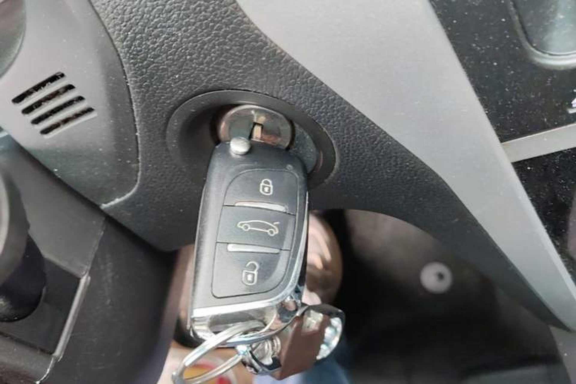 Used Ford Explorer 2013 3.5L Deluxe Model Vehicle Key