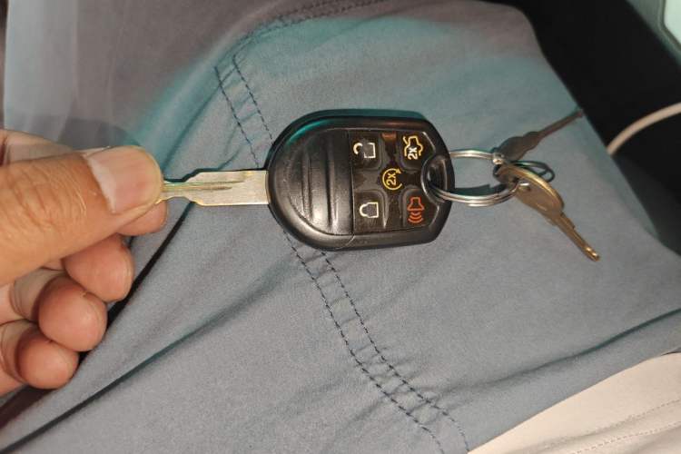 Used Ford Explorer 2013 3.5L Deluxe Model Vehicle Key