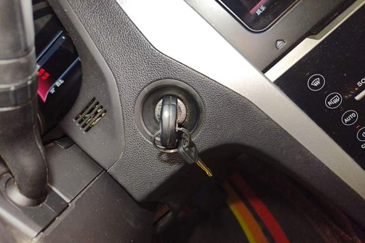 Used Ford Explorer 2013 3.5L Deluxe Model Vehicle Key