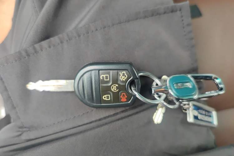 Used Ford Explorer 2013 3.5L Deluxe Model Vehicle Key
