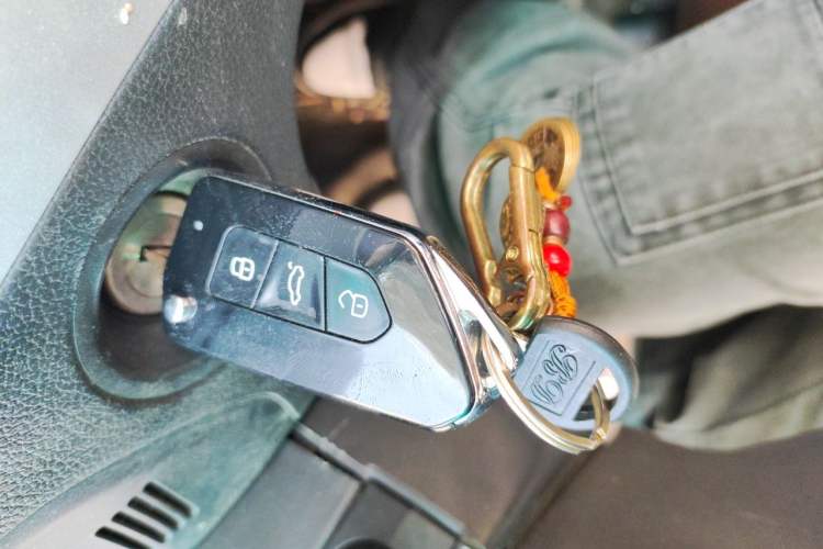 Used Ford Explorer 2013 3.5L Deluxe Model Vehicle Key