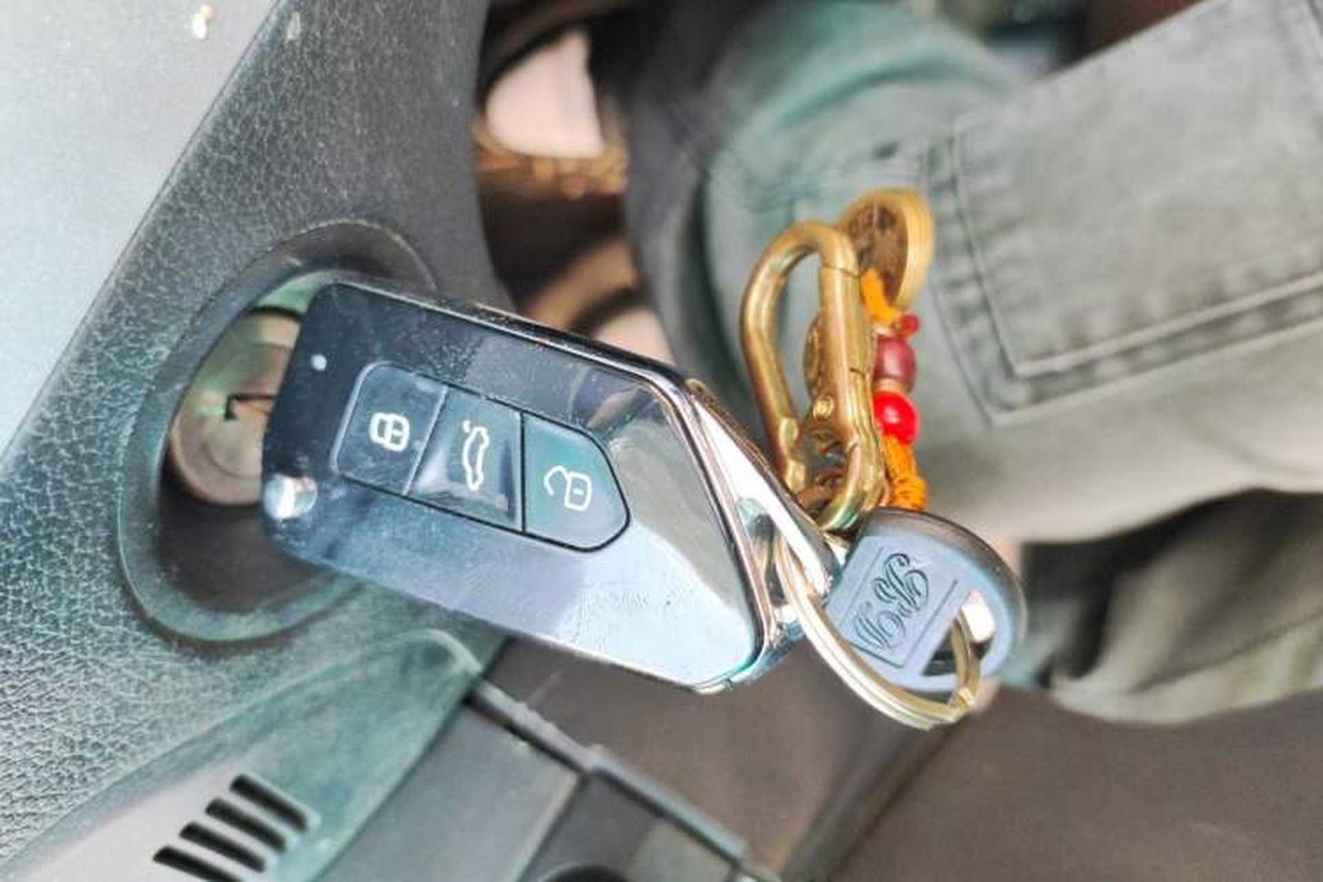 Used Ford Explorer 2013 3.5L Deluxe Model Vehicle Key