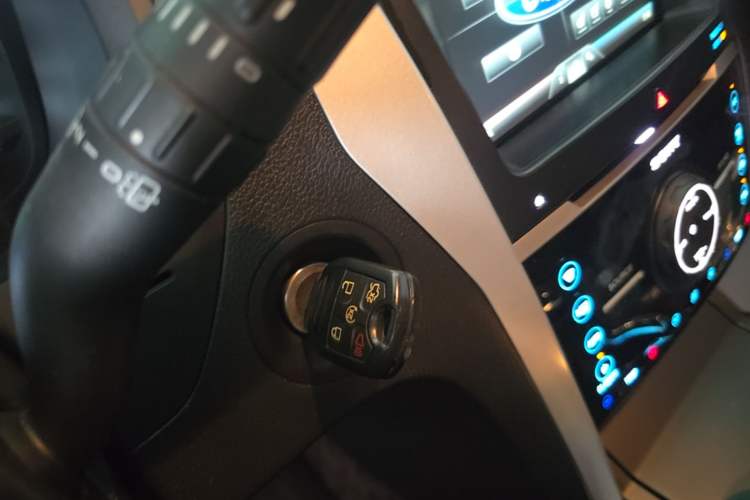 Used Ford Explorer 2013 3.5L Deluxe Model Vehicle Key