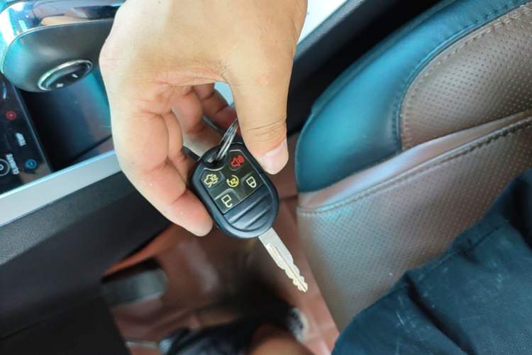 Used Ford Explorer 2013 3.5L Deluxe Model Vehicle Key