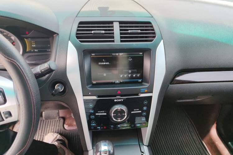 Used Ford Explorer 2013 3.5L Deluxe Model Audio And AC Panel