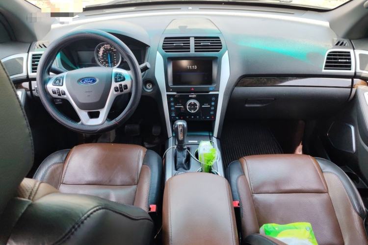 Used Ford Explorer 2013 3.5L Deluxe Model Center Console