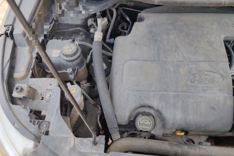 Used Ford Explorer 2013 3.5L Deluxe Model Engine Bay Right