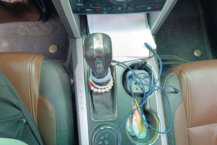 Used Ford Explorer 2013 3.5L Deluxe Model Gear Lever