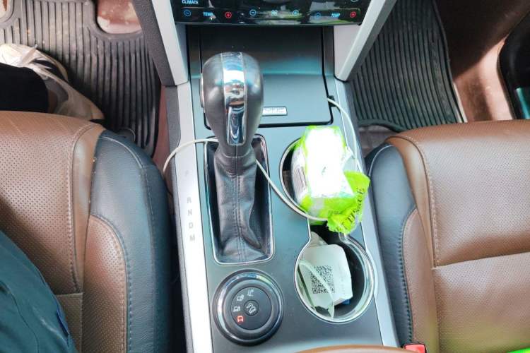 Used Ford Explorer 2013 3.5L Deluxe Model Gear Lever