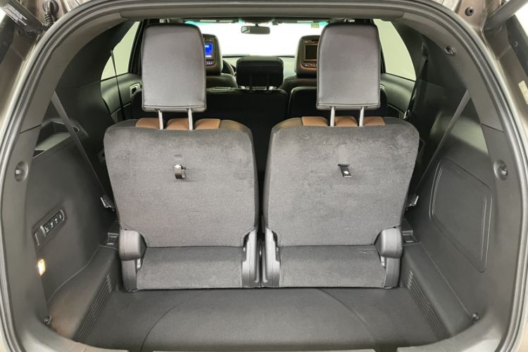 Used Ford Explorer 2013 3.5L Deluxe Model Interior 2