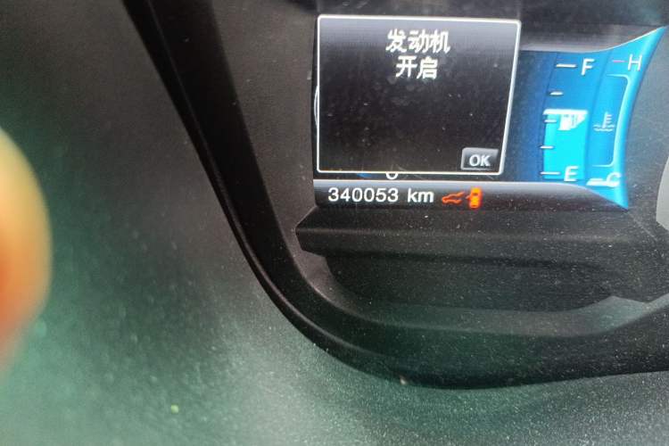 Used Ford Explorer 2013 3.5L Deluxe Model Odometer Close Up