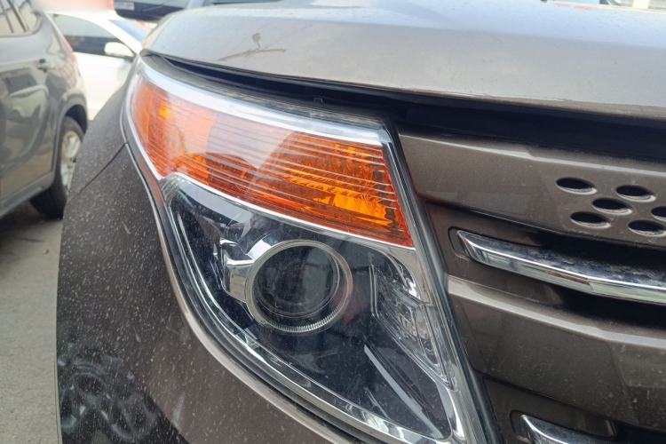 Used Ford Explorer 2013 3.5L Deluxe Model Right Front Headlight