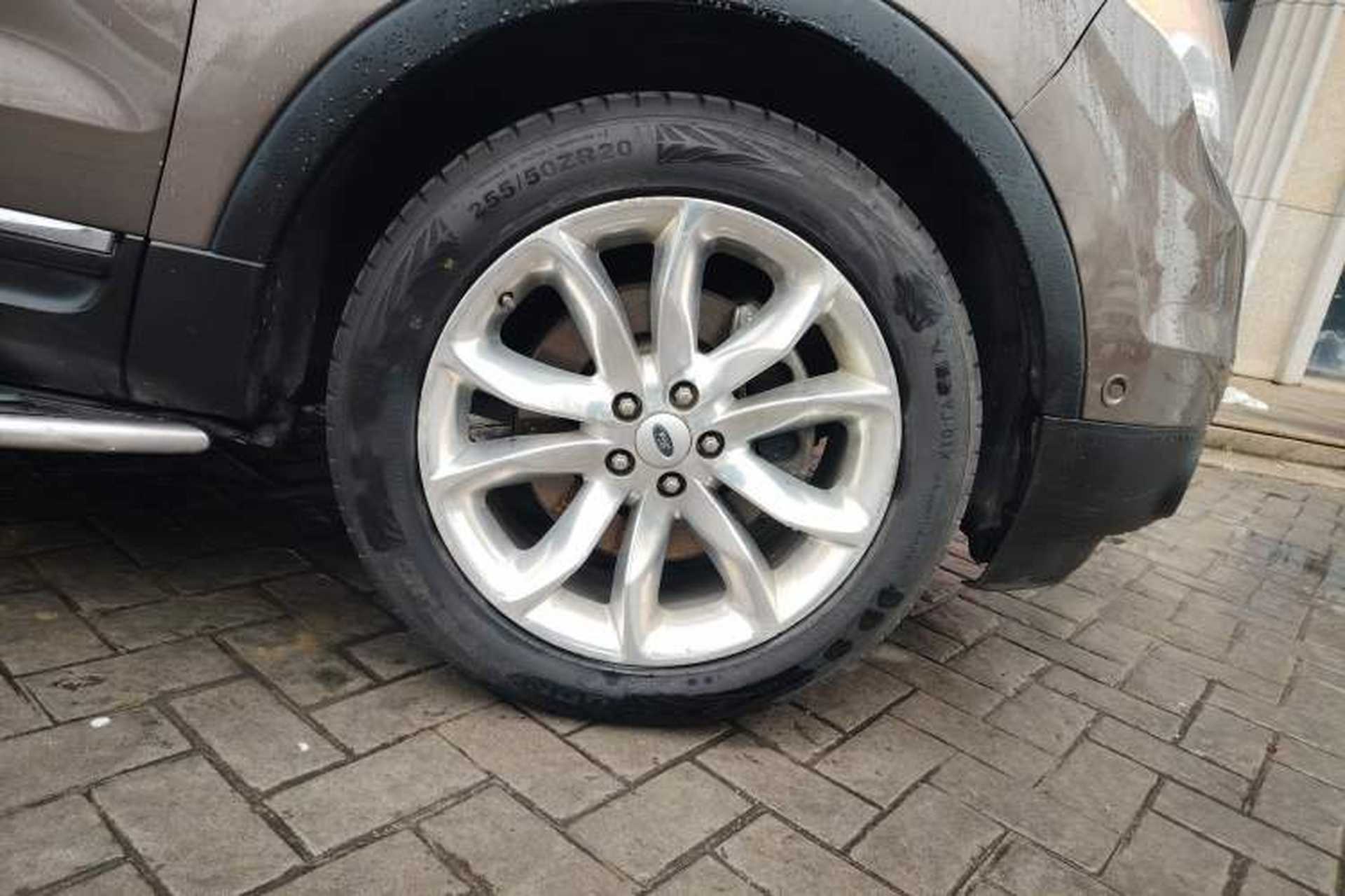 Used Ford Explorer 2013 3.5L Deluxe Model Right Front Wheel Hub