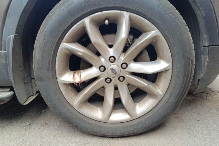 Used Ford Explorer 2013 3.5L Deluxe Model Right Front Wheel Hub