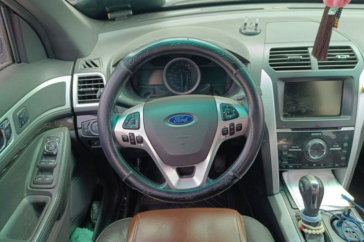 Used Ford Explorer 2013 3.5L Deluxe Model Steering Wheel