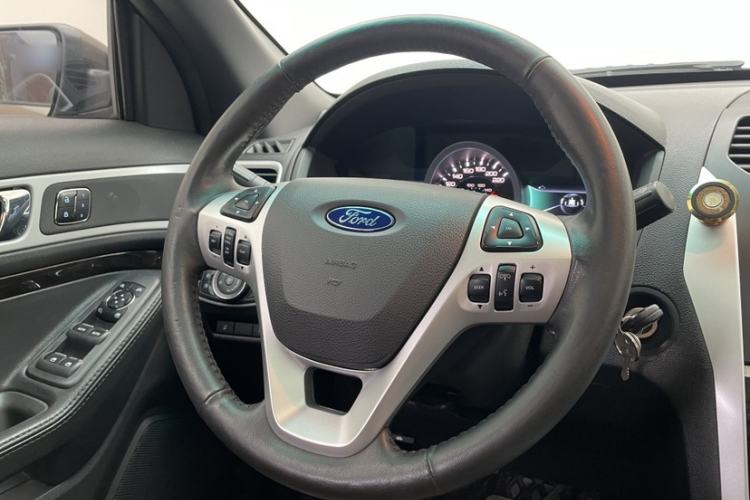 Used Ford Explorer 2013 3.5L Deluxe Model Steering Wheel