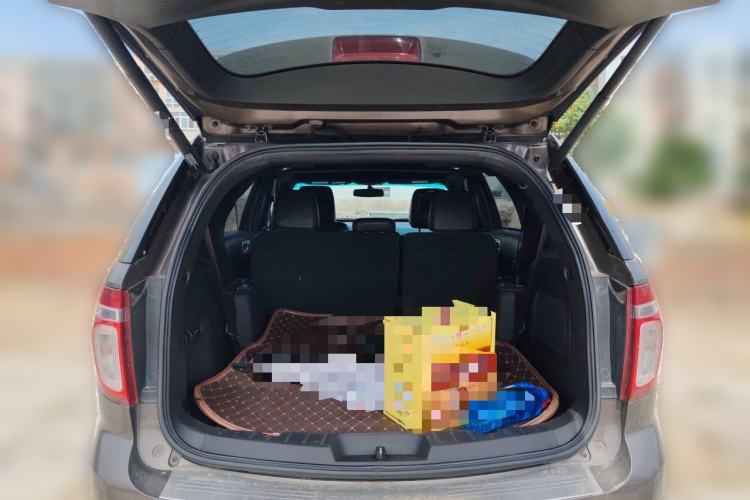 Used Ford Explorer 2013 3.5L Deluxe Model Trunk