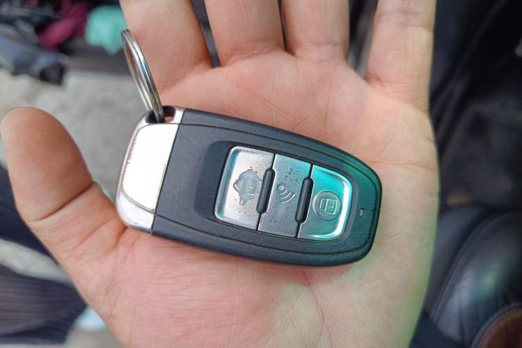 Used Ford Explorer 2013 3.5L Deluxe Model Vehicle Key
