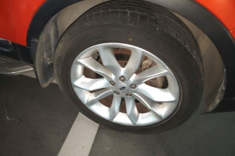 Used Ford Explorer 2013 3.5L Deluxe Model Right Front Wheel Hub