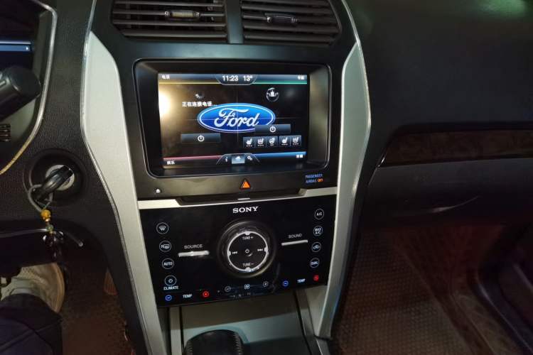Used Ford Explorer 2013 3.5L Deluxe Model Audio And AC Panel