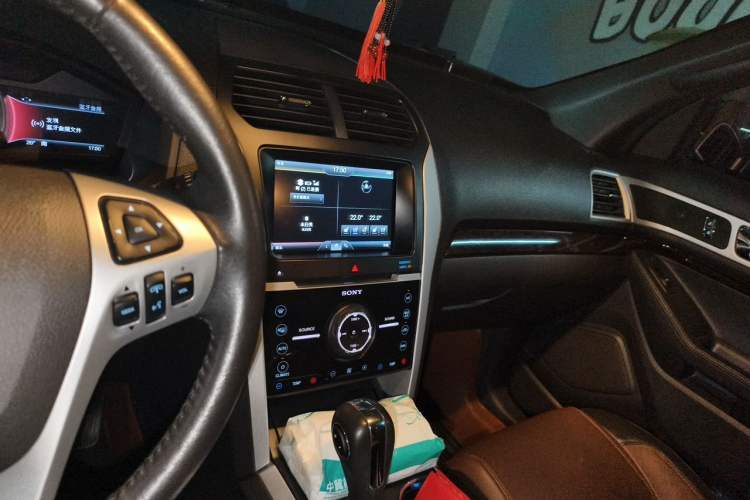 Used Ford Explorer 2013 3.5L Deluxe Model Audio And AC Panel