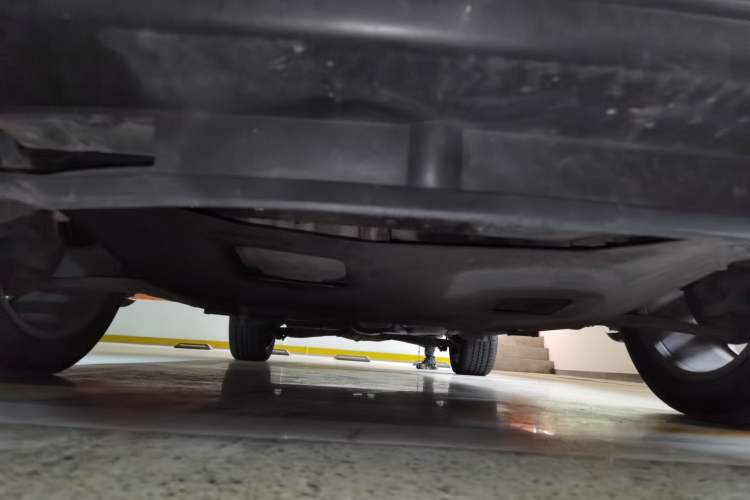 Used Ford Explorer 2013 3.5L Deluxe Model Chassis Front