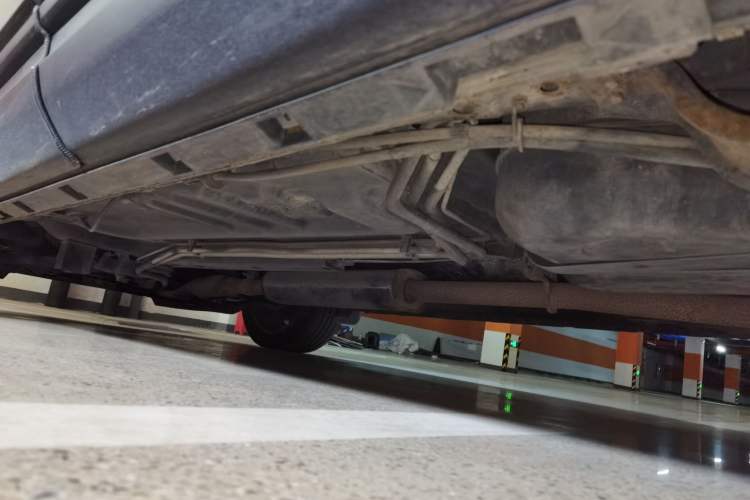 Used Ford Explorer 2013 3.5L Deluxe Model Chassis Rear Left