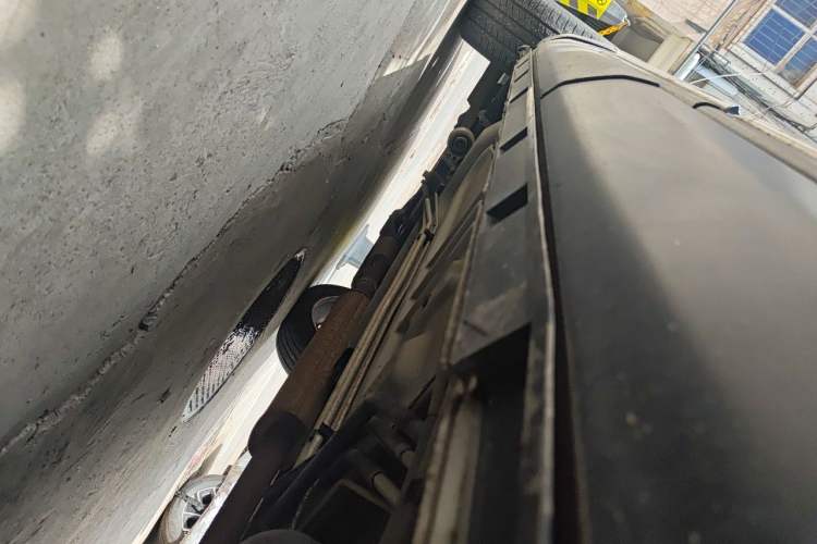 Used Ford Explorer 2013 3.5L Deluxe Model Chassis Rear Right