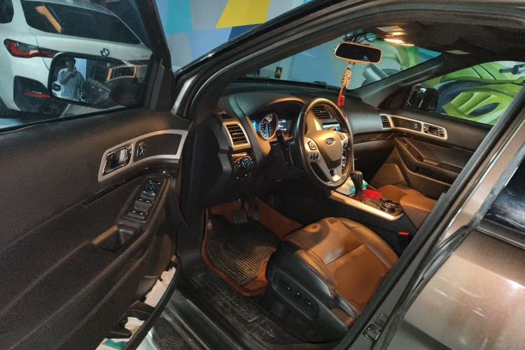 Used Ford Explorer 2013 3.5L Deluxe Model Driver Seat