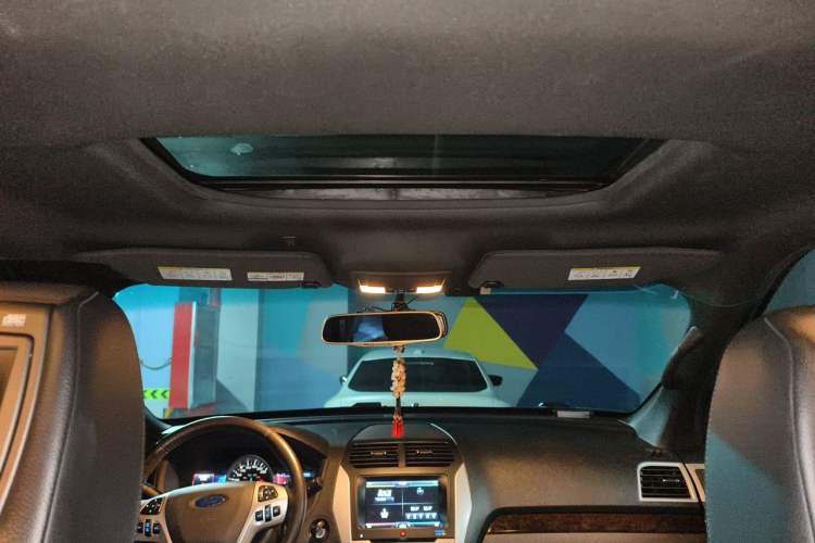Used Ford Explorer 2013 3.5L Deluxe Model Headliner
