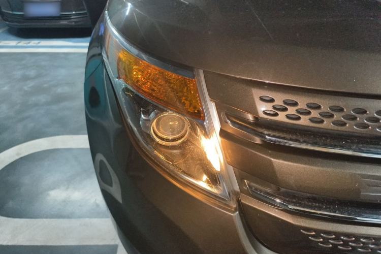 Used Ford Explorer 2013 3.5L Deluxe Model Right Front Headlight