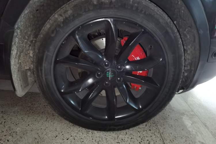 Used Ford Explorer 2013 3.5L Deluxe Model Right Front Wheel Hub