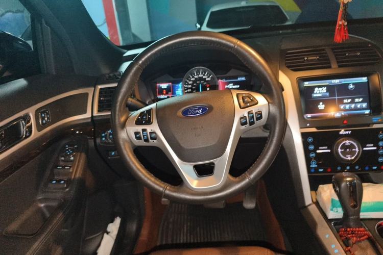 Used Ford Explorer 2013 3.5L Deluxe Model Steering Wheel