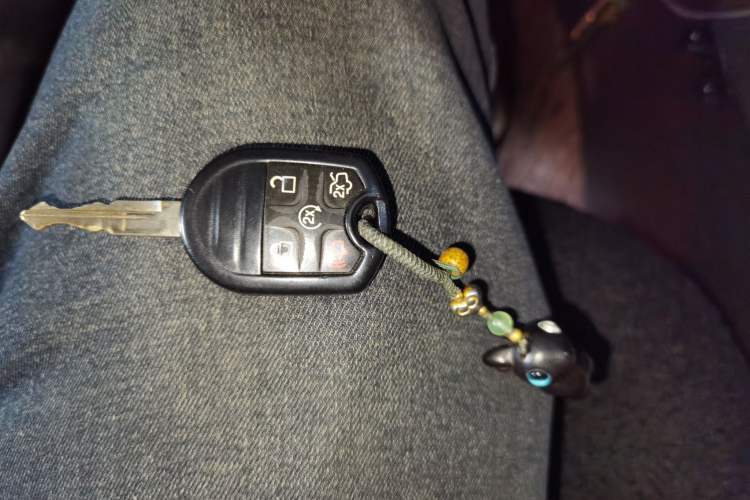 Used Ford Explorer 2013 3.5L Deluxe Model Vehicle Key