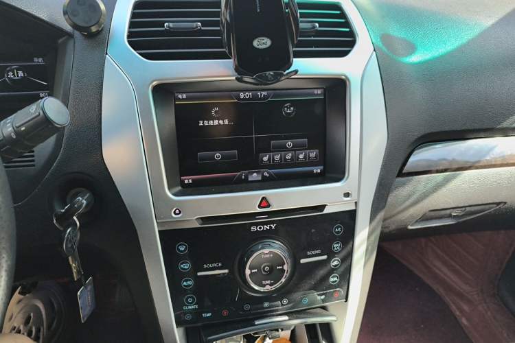 Used Ford Explorer 2013 3.5L Deluxe Model Audio And AC Panel
