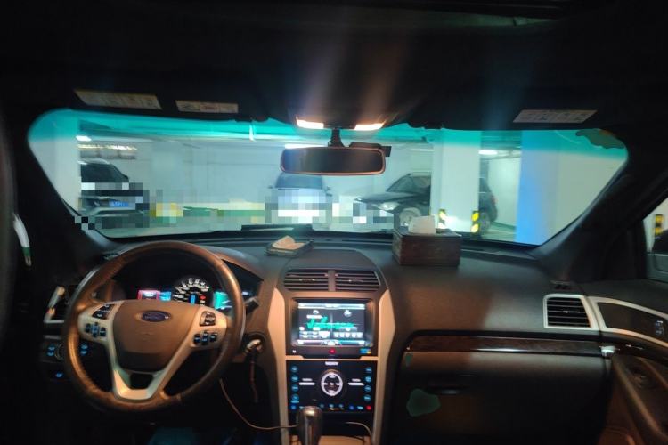 Used Ford Explorer 2013 3.5L Deluxe Model Center Console
