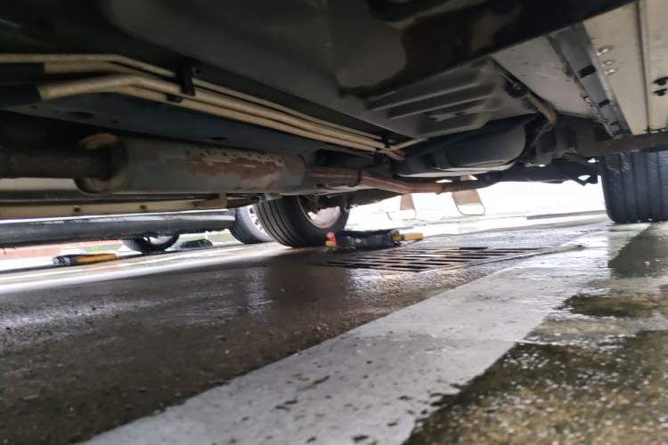 Used Ford Explorer 2013 3.5L Deluxe Model Chassis Front Left